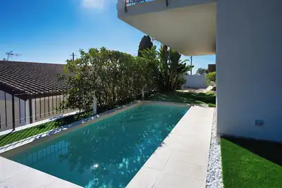 Image de Surrounded by nature, equipped with breathtaking views, only 8 minutes from the sea