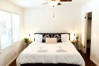 Image de 1930’s Bungalow hidden in Mariposa’s Historic Downtown