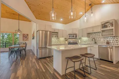 Image de Close to Lifts | Large Patio | Wi-Fi | Four Seasons F
