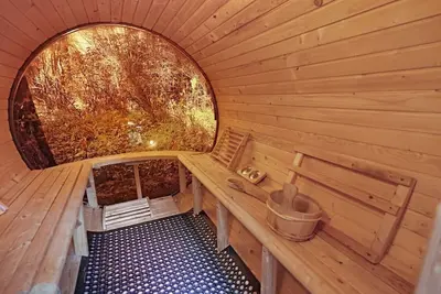 Image de 4 Bdrm Cabin w/private Sauna & Hot tub!