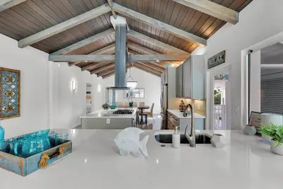 Image de By The Sea Vacation Villas 5 Star De Playa 4\/3 Private Pool Walk To Beach