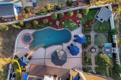 Image de Surreal Serenity Escape wIth Game Room, Pool & Spa