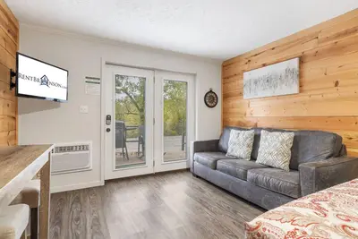 Image de Studio Condo on Table Rock Lake w Access & Views-Free Tickets-Community Outdoor Pool