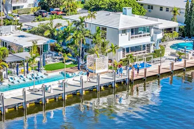Waterfront Compound / 2 Heated Pools / SaltAire & Lime Keys