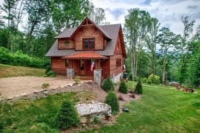 Image de Cornerstone Cabin at Eagles Nest- Stunning New 3-Bedroom Home