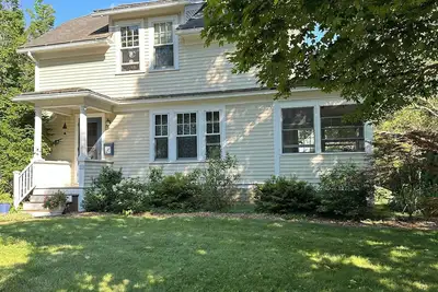 Image de New! Updated 1920's Craftsman near Smith College for Dec holidays + Jan