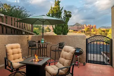 Image de Chic Zen-Inspired Oasis w/ Patio & Red Rock Views