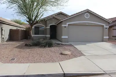 Image de 3 bedroom home minutes from West Gate/Cardinals and Spring training facilities