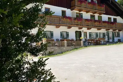 Image de Appartement 'Haus Semleiten' avec vue sur la montagne, jardin commun et Wi-Fi