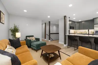 Image de Newly Remodeled Red Maple Tree Cottage with Air Conditioning!
