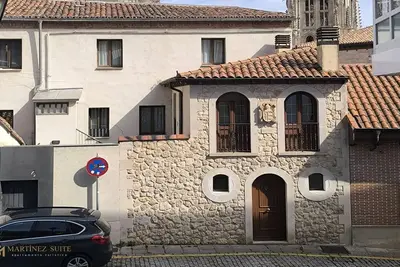 Image de Cozy 3-story house 2 minutes from the Cathedral! Ideal for families and groups