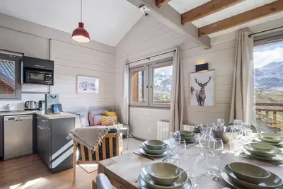 Image de Appartement spacieux près des pistes avec cheminée et Wifi
