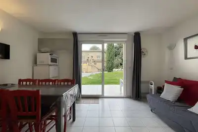 Image de Maison T3 climatisée avec piscine, animaux admis, parking