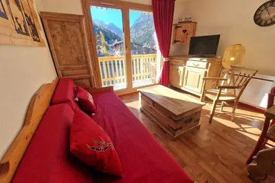 Image de Appartement cosy 3 pièces, 6 pers à 100m des pistes, balcon sud, casier à skis