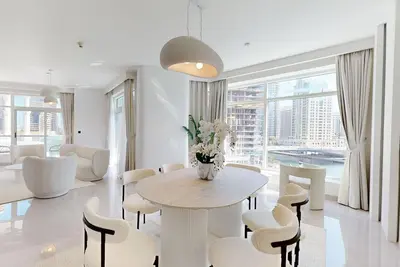 Image de Luxurious Apartment with Marina Views