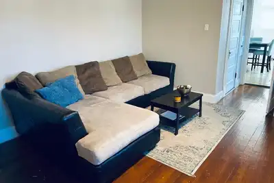 Image de Cozy 1br with On-Site Laundry & Outdoor Space