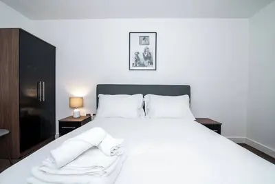 Image de Lovely 1Bed Apartment W/Balcony in Birmingham