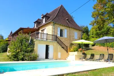 Image de Grande maison de vacances, jardin & piscine proche village médiéval de StCyprien