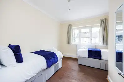 Image de 2 Bed House | Croydon | Sleeps 6 | Contractors | Families