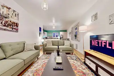 Image de Top Floor Luxury Apartment, Private Parking and 18 mins to London\n