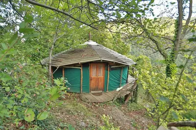 Image de Yourte Cévennes au sein d'un écolieu