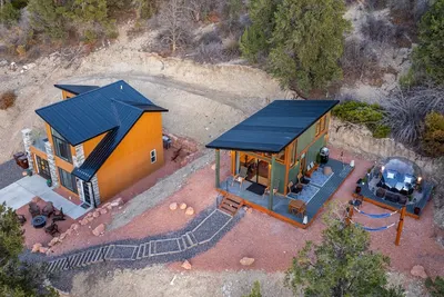 Image de New Homes (2), Dome Bedroom (stars) Zion Bbq Frpit