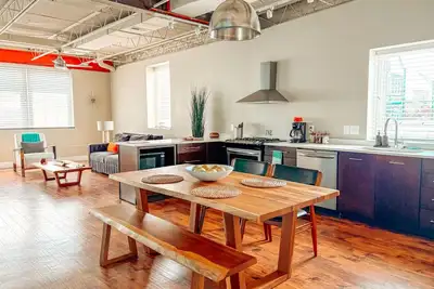 Image de Central Apt: Xbox S, Walk to Tanger & Coffee Shop + Amenities