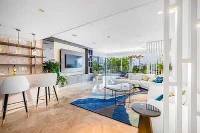 Image de Upgraded 4 Bedroom Penthouse