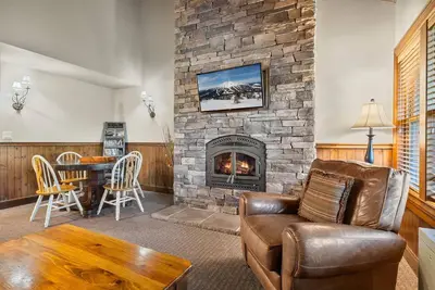 Image de Pine Haven Lodge - Perfect for 6, w/Resort Perks!