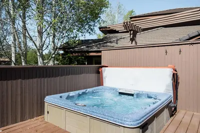 Image de Broken Top Retreat |  Family Fun with Hot Tub