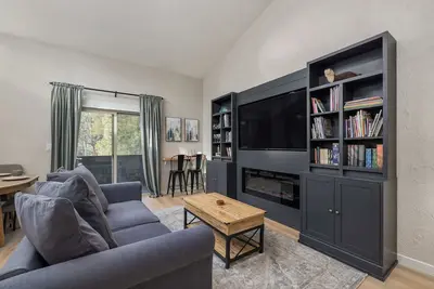 Image de Sunriver Retreat | Ac in Every Room | Walk to Sharc & Village | Dog Friendly