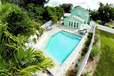 Image de Multi Generational Vacation Home | Aqua Key Villa | Salt Wtr Pool w/wtrfall -