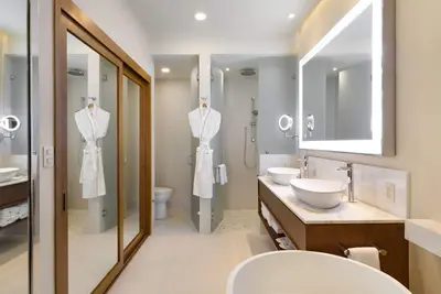 Image de ✩ Deluxe Studio ✩ 549ft² ✩ Stunning Sunset ✩ Private Terrace ✩