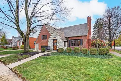Image de Gorgeous retreat in Dayton Oh with private fenced yard.