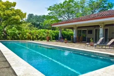 Image de Dream villa with guest house and semi-Olympic pool!