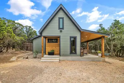 Image de Cozy 2-bedroom cabin in serene Wimberley with WiFi, Ac