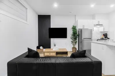 Image de Private 1br Suite | Private Access | 15 mins to Calgary Intl Airport (Yyc).