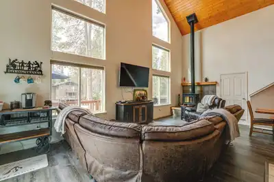 Image de Walk to Yuba River & Beach: Pet-Friendly Cabin