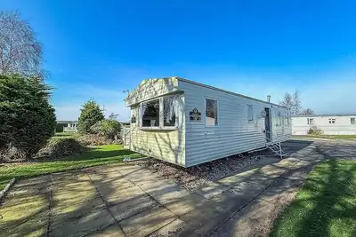 Image de Homely 8 berth caravan at Southview Park in Skegness ref 33042m
