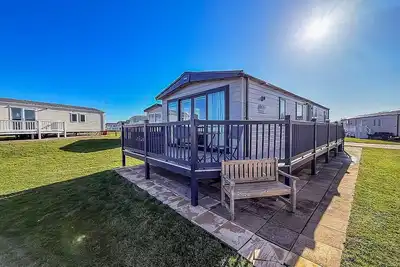 Image de Luxury lodge with stunning full sea views at Hopton ref 80010w