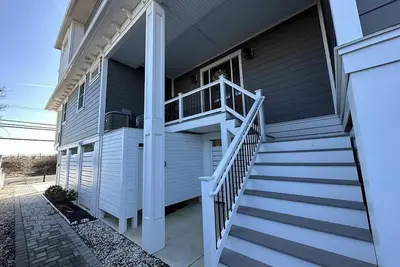 Image de Beachfront And Bay Views from this 5 Bedroom Sea Isle City Home