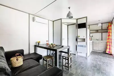 Image de Mobil-home | Classic | 3 Ch. | 6 pers. | Terrasse surélevée | A/C