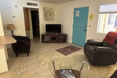 Image de Spacious 1 bedroom sleeps 6. Pool, Boat Parking. Walking distance to Downtown