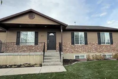 Image de 6 bedrooms, sleeps 16, Hot Tub, Theater and game Rooms, Newly Renovated.