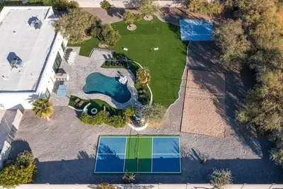Image de Varsity-Sports Courts- Pool- Volleyball - & More!
