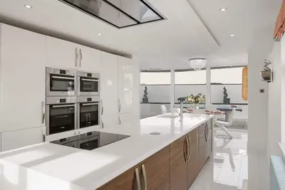 Image de Spacious House w/ Pool, Games Room, Private Parking