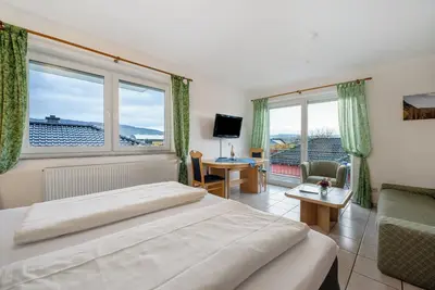 Image de Appartement \"Fewo Pumuckl\" avec vue sur les montagnes, jardin privé et Wi-Fi