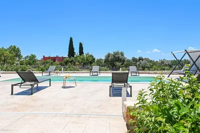 Image de Maison de vacances privée avec piscine privée, climatisation, Wifi, Tv, véranda, près de Ostuni