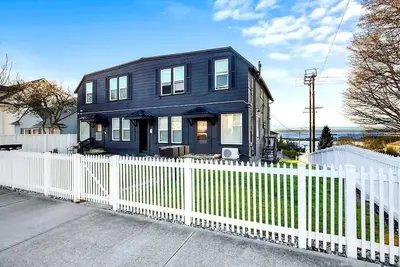Image de 2 Bd in historic N Everett w/Ac!