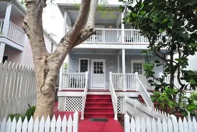 Image de 2 bedroom Town home in a gated community with a resort sytle pool.